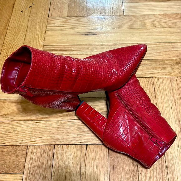 *sold* Red Croc Pattern 🐊 Vegan Boots - Picture 3 of 4